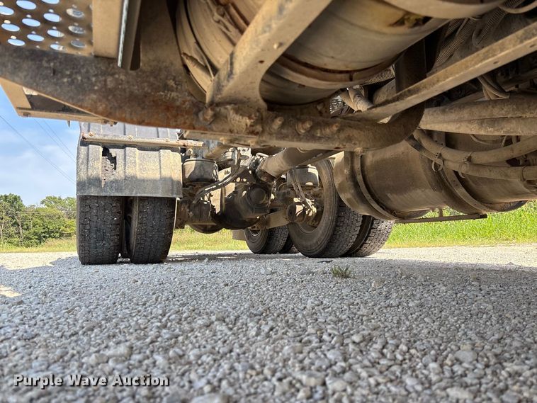image for item DZ4602 2022 Kenworth T800 semi truck