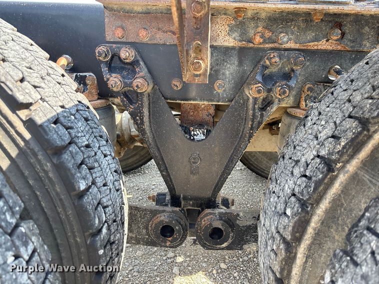 image for item DZ4602 2022 Kenworth T800 semi truck