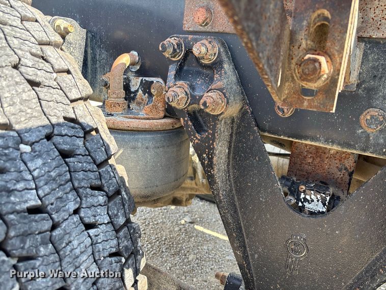 image for item DZ4602 2022 Kenworth T800 semi truck