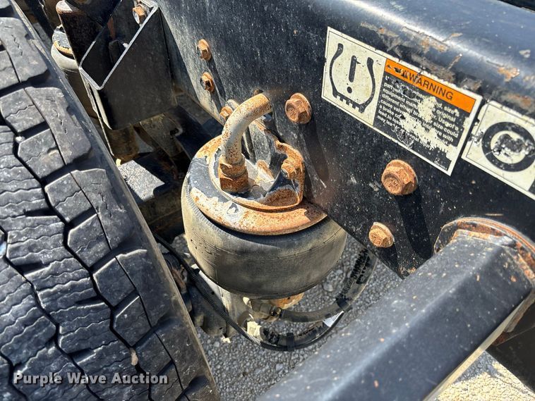 image for item DZ4602 2022 Kenworth T800 semi truck