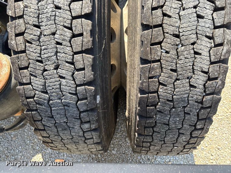 image for item DZ4602 2022 Kenworth T800 semi truck