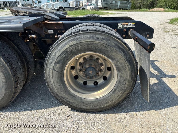 image for item DZ4602 2022 Kenworth T800 semi truck