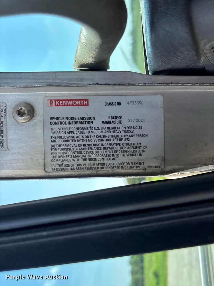 image for item DZ4602 2022 Kenworth T800 semi truck