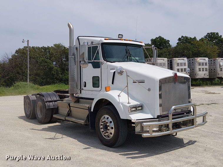 image for item DZ4603 2020 Kenworth T800 semi truck