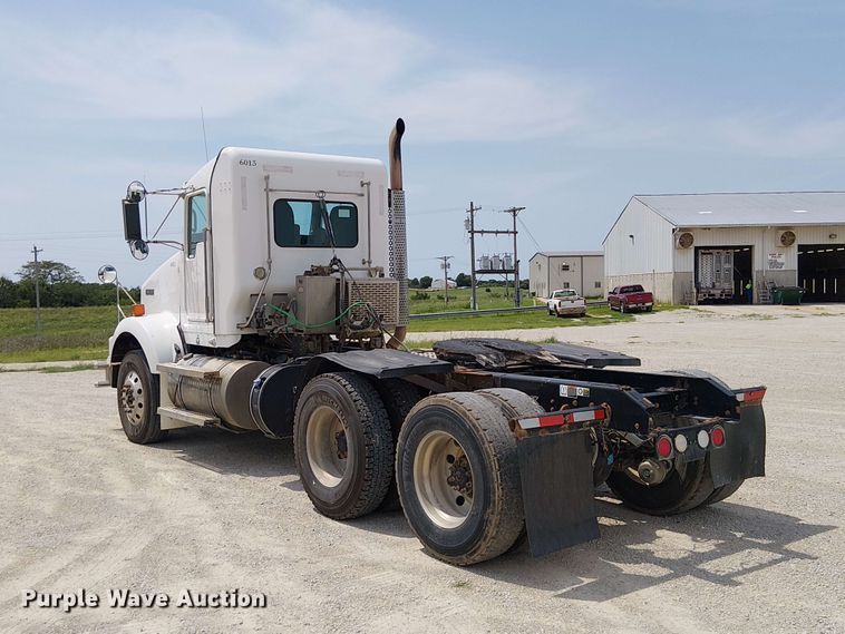 image for item DZ4603 2020 Kenworth T800 semi truck