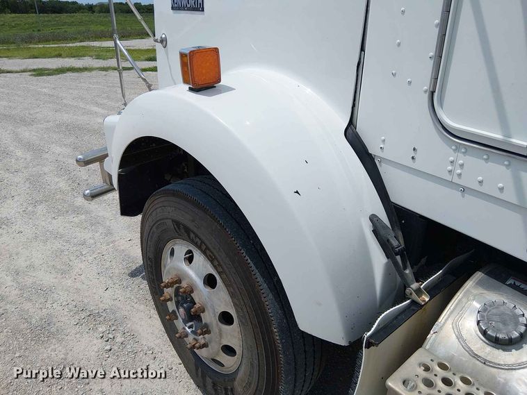 image for item DZ4603 2020 Kenworth T800 semi truck