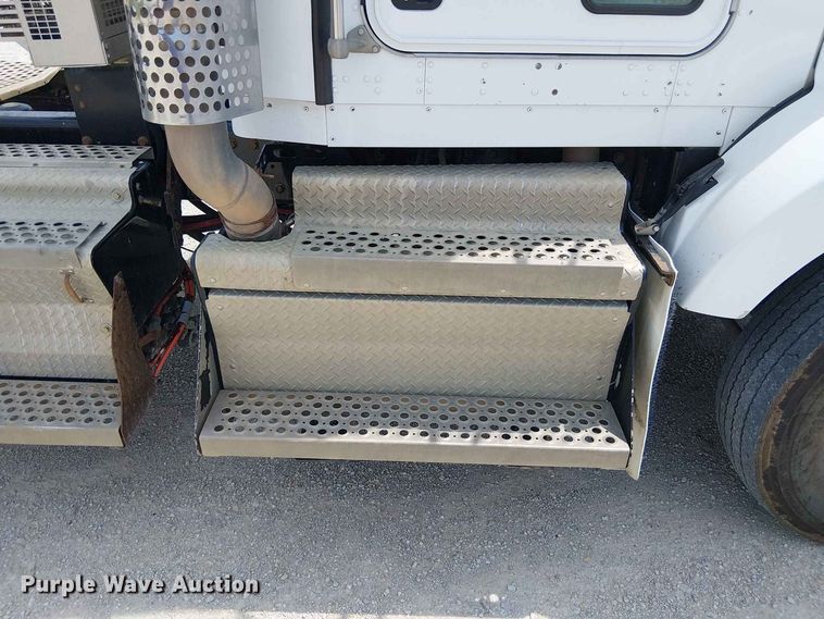 image for item DZ4603 2020 Kenworth T800 semi truck