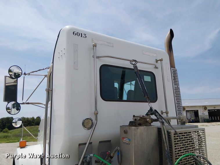 image for item DZ4603 2020 Kenworth T800 semi truck