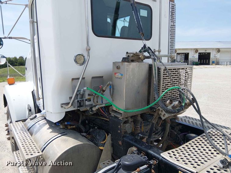 image for item DZ4603 2020 Kenworth T800 semi truck