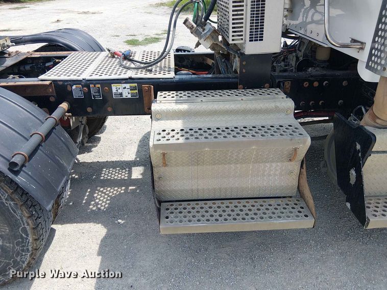 image for item DZ4603 2020 Kenworth T800 semi truck