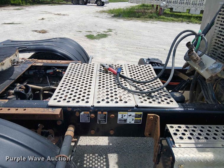 image for item DZ4603 2020 Kenworth T800 semi truck
