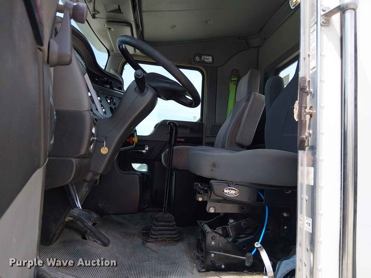 image for item DZ4603 2020 Kenworth T800 semi truck
