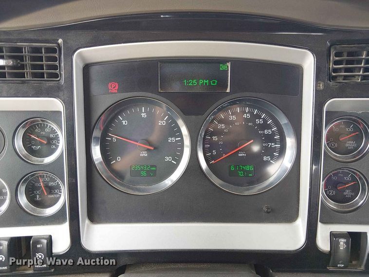 image for item DZ4603 2020 Kenworth T800 semi truck