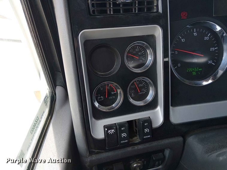 image for item DZ4603 2020 Kenworth T800 semi truck