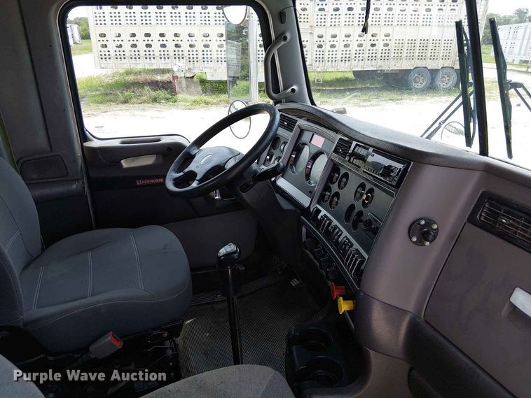 image for item DZ4603 2020 Kenworth T800 semi truck