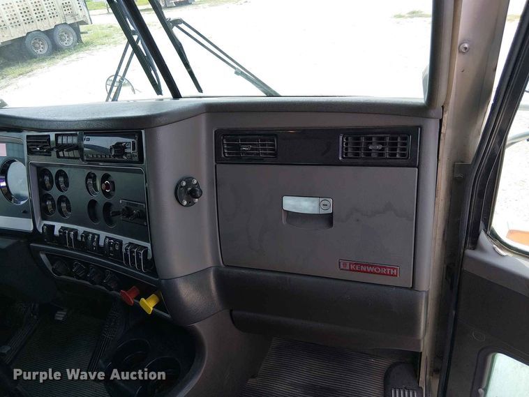 image for item DZ4603 2020 Kenworth T800 semi truck