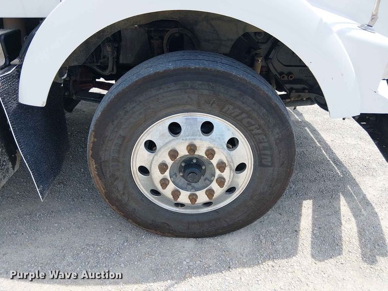 image for item DZ4603 2020 Kenworth T800 semi truck