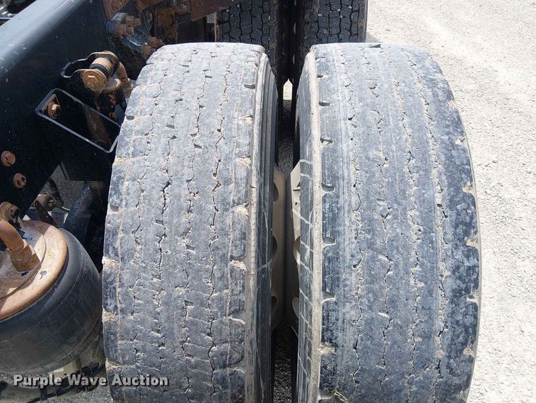 image for item DZ4603 2020 Kenworth T800 semi truck