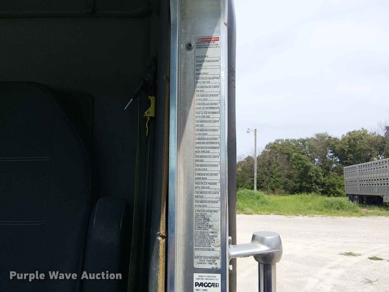 image for item DZ4603 2020 Kenworth T800 semi truck