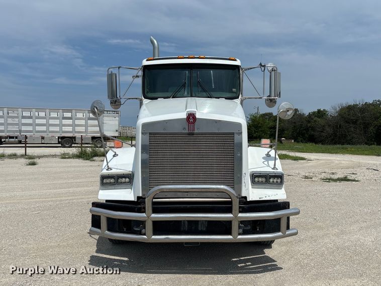 image for item DZ4604 2012 Kenworth T800 semi truck