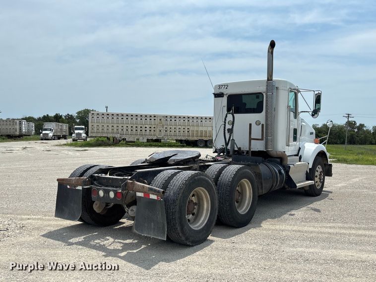 image for item DZ4604 2012 Kenworth T800 semi truck