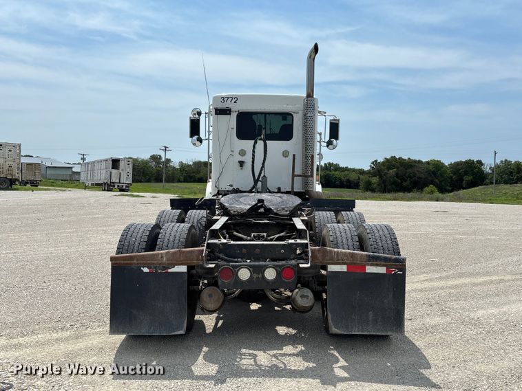 image for item DZ4604 2012 Kenworth T800 semi truck