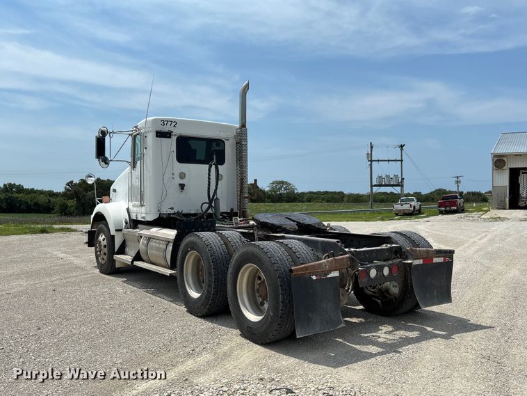 image for item DZ4604 2012 Kenworth T800 semi truck