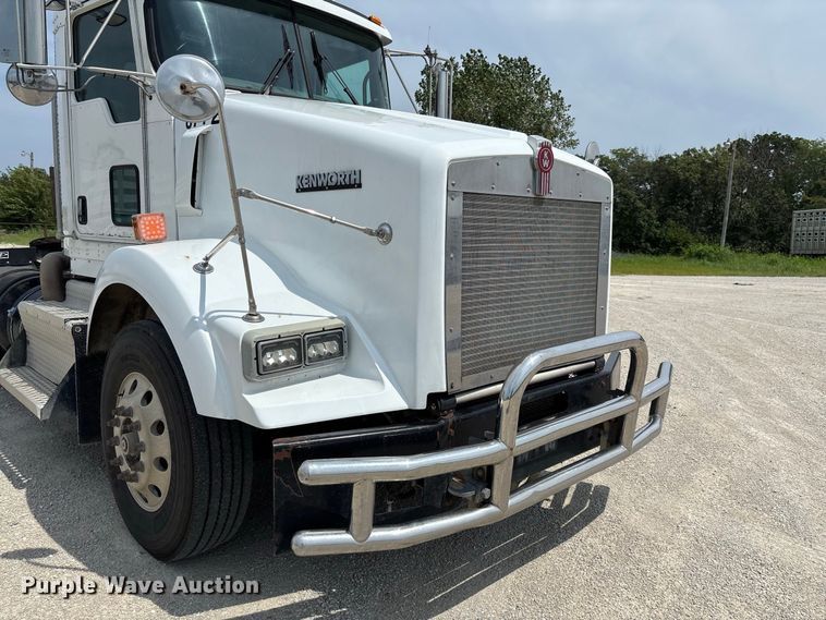 image for item DZ4604 2012 Kenworth T800 semi truck
