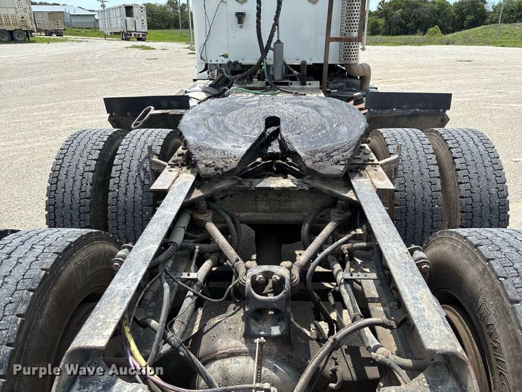 image for item DZ4604 2012 Kenworth T800 semi truck