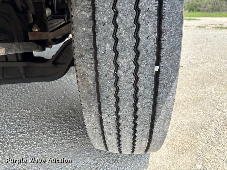 image for item DZ4604 2012 Kenworth T800 semi truck