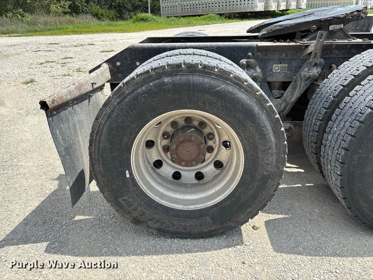 image for item DZ4604 2012 Kenworth T800 semi truck