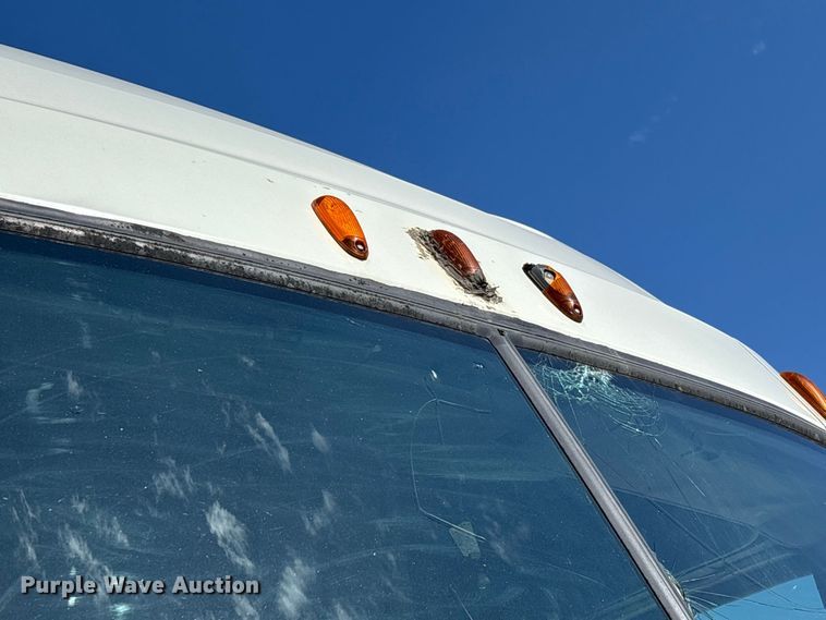 image for item DZ4620 2015 Freightliner Cascadia semi truck