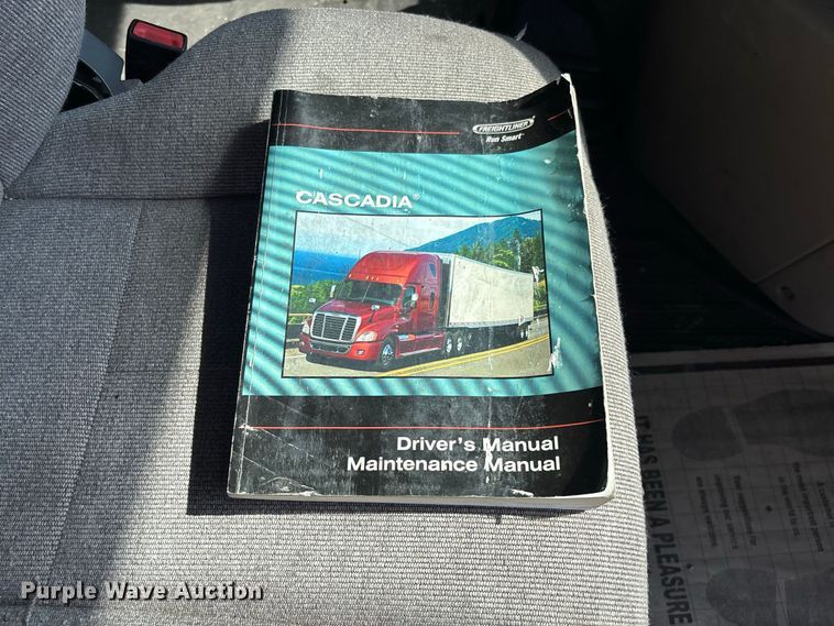 image for item DZ4620 2015 Freightliner Cascadia semi truck