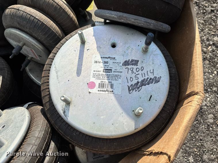 image for item DZ4684 Truck parts
