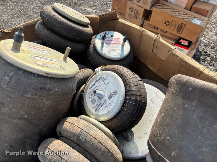 image for item DZ4684 Truck parts
