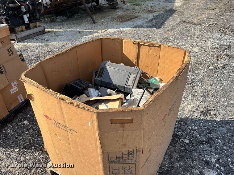 image for item DZ4684 Truck parts
