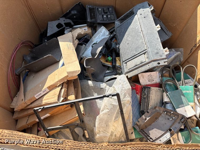 image for item DZ4684 Truck parts