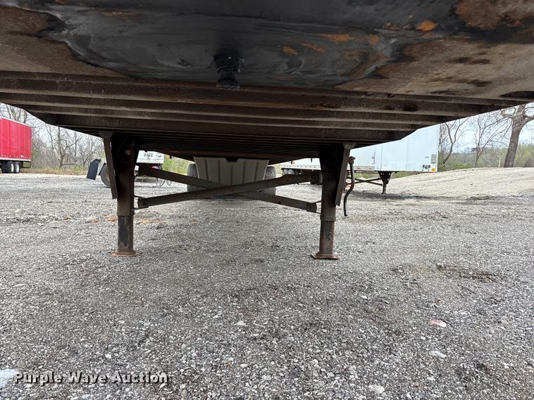 image for item EA4713 2007 Utility 4000D-X dry van trailer