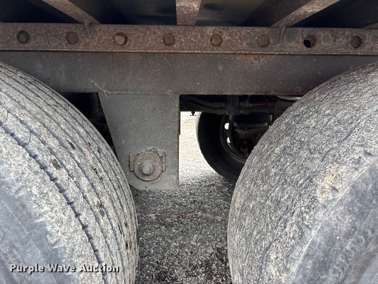 image for item EA4713 2007 Utility 4000D-X dry van trailer