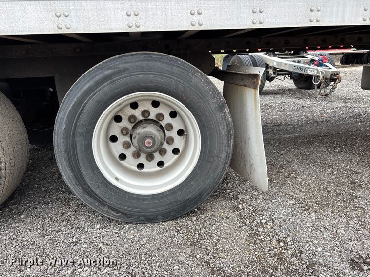 image for item EA4713 2007 Utility 4000D-X dry van trailer