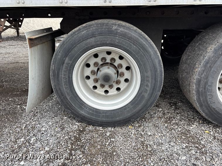 image for item EA4713 2007 Utility 4000D-X dry van trailer