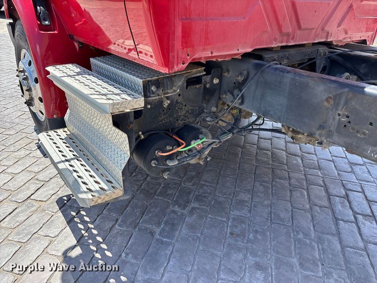 image for item EE6471 2009 International DuraStar 4300 truck cab and chassis