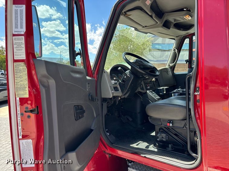 image for item EE6471 2009 International DuraStar 4300 truck cab and chassis