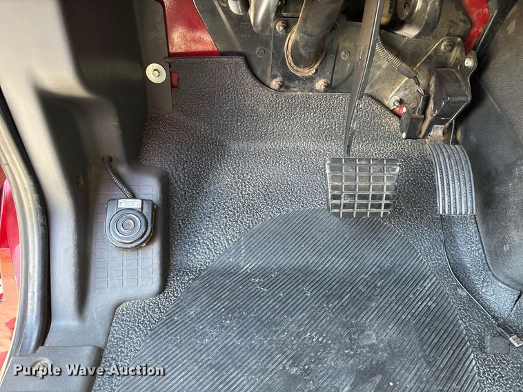 image for item EE6471 2009 International DuraStar 4300 truck cab and chassis
