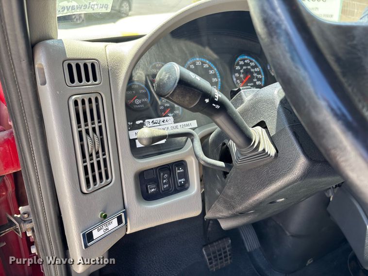 image for item EE6471 2009 International DuraStar 4300 truck cab and chassis