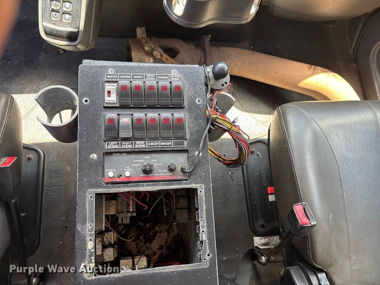 image for item EE6471 2009 International DuraStar 4300 truck cab and chassis