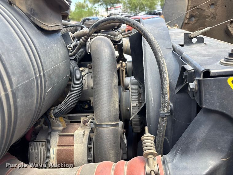 image for item EE6471 2009 International DuraStar 4300 truck cab and chassis