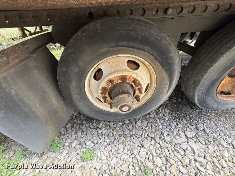 image for item EF1315 1999 Trailer Mobile Trailers dry van trailer