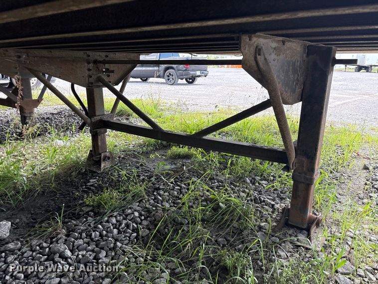 image for item EF1315 1999 Trailer Mobile Trailers dry van trailer