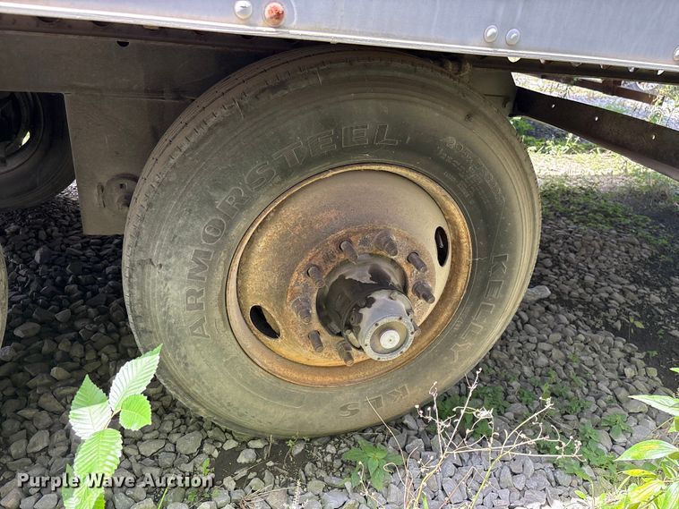 image for item EF1315 1999 Trailer Mobile Trailers dry van trailer